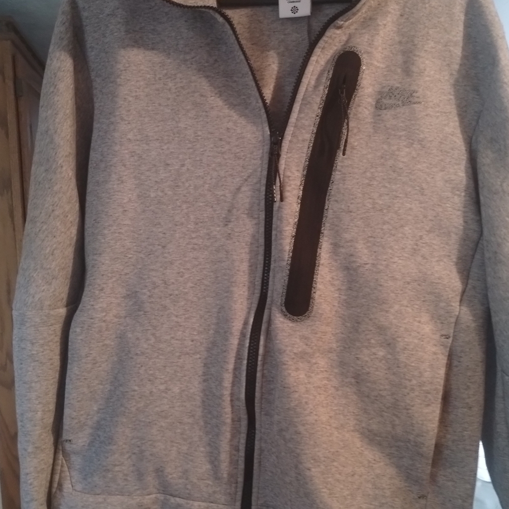 Nike Men's Zip-Up Sweater in Gray